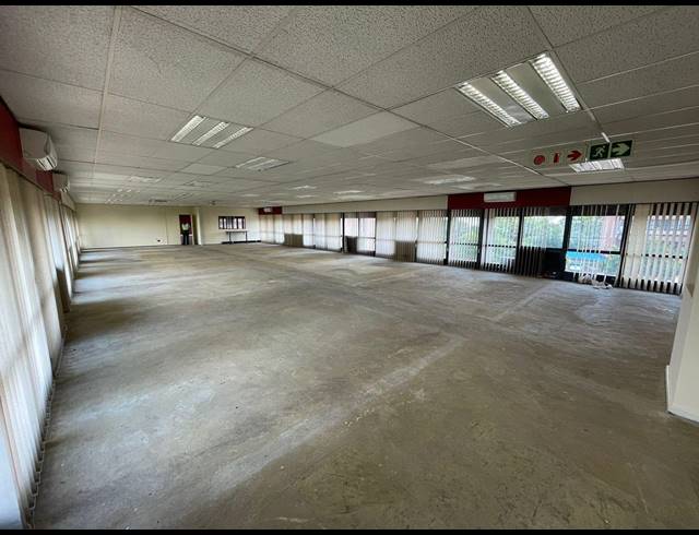 1,594M² OFFICE TO LET IN ALRODE